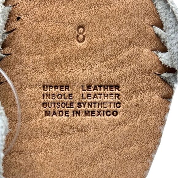 Sbicca Women's Baines Flat Leather Sandals White/Silver Size 8 NWT - Picture 3 of 8